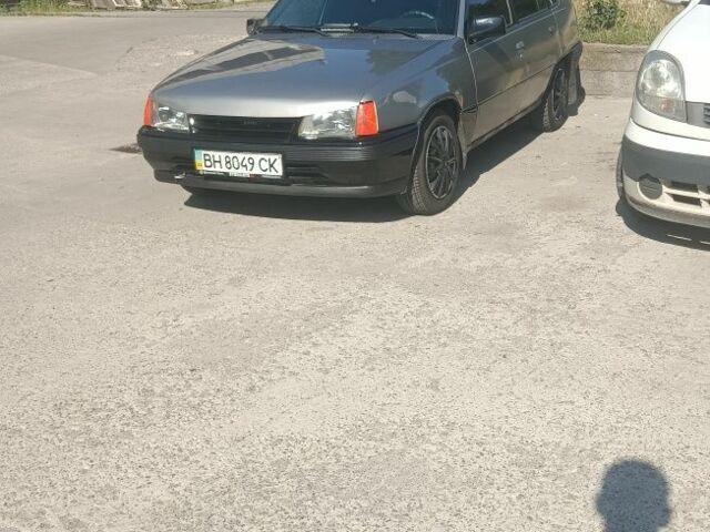 Серый Опель Кадет, объемом двигателя 0 л и пробегом 3 тыс. км за 1000 $, фото 3 на Automoto.ua