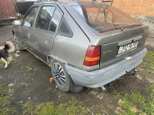 Сірий Опель Кадет, об'ємом двигуна 1.6 л та пробігом 300 тис. км за 512 $, фото 2 на Automoto.ua