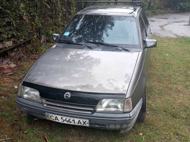 Серый Опель Кадет, объемом двигателя 0 л и пробегом 1000 тыс. км за 716 $, фото 2 на Automoto.ua