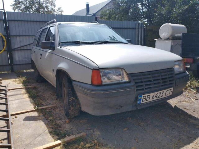 Серый Опель Кадет, объемом двигателя 1.8 л и пробегом 200 тыс. км за 600 $, фото 2 на Automoto.ua