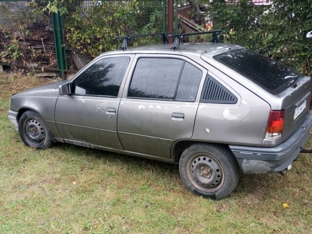 Серый Опель Кадет, объемом двигателя 0 л и пробегом 1000 тыс. км за 716 $, фото 1 на Automoto.ua