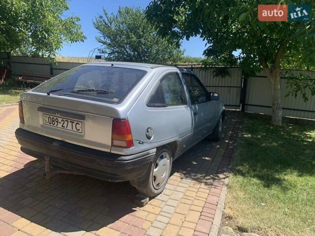 Серый Опель Кадет, объемом двигателя 1.6 л и пробегом 100 тыс. км за 900 $, фото 1 на Automoto.ua