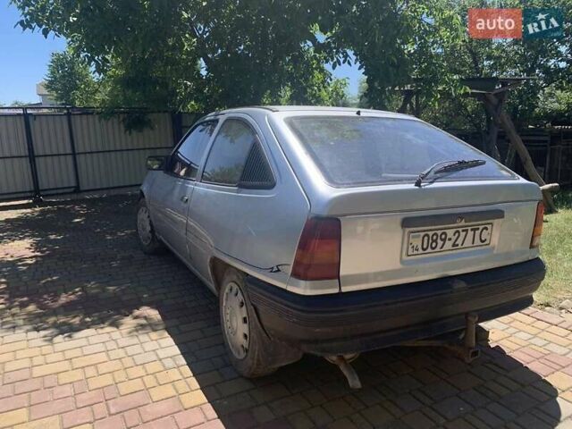 Серый Опель Кадет, объемом двигателя 1.6 л и пробегом 100 тыс. км за 900 $, фото 2 на Automoto.ua