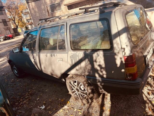 Серый Опель Кадет, объемом двигателя 1.3 л и пробегом 250 тыс. км за 430 $, фото 3 на Automoto.ua