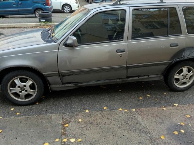 Сірий Опель Кадет, об'ємом двигуна 1.6 л та пробігом 2 тис. км за 714 $, фото 5 на Automoto.ua