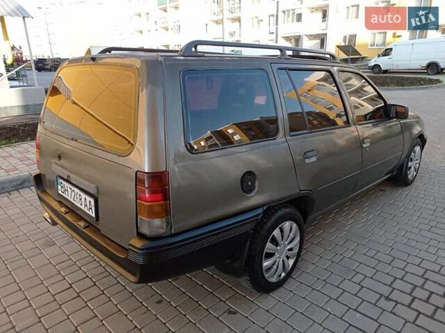 Серый Опель Кадет, объемом двигателя 0 л и пробегом 200 тыс. км за 1250 $, фото 4 на Automoto.ua