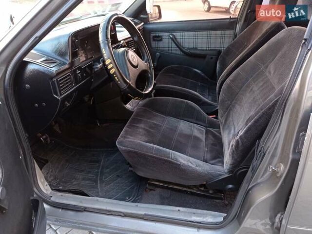 Серый Опель Кадет, объемом двигателя 0 л и пробегом 200 тыс. км за 1250 $, фото 15 на Automoto.ua