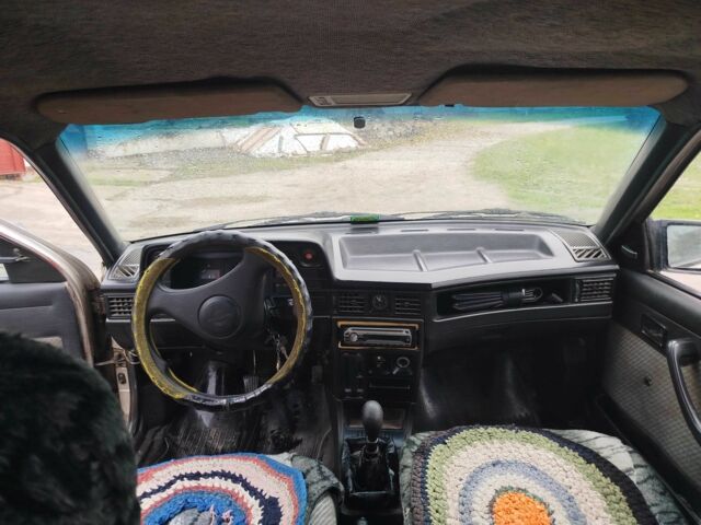 Серый Опель Кадет, объемом двигателя 1.6 л и пробегом 386 тыс. км за 950 $, фото 7 на Automoto.ua