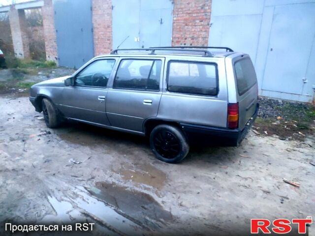 Серый Опель Кадет, объемом двигателя 1.6 л и пробегом 256 тыс. км за 950 $, фото 1 на Automoto.ua