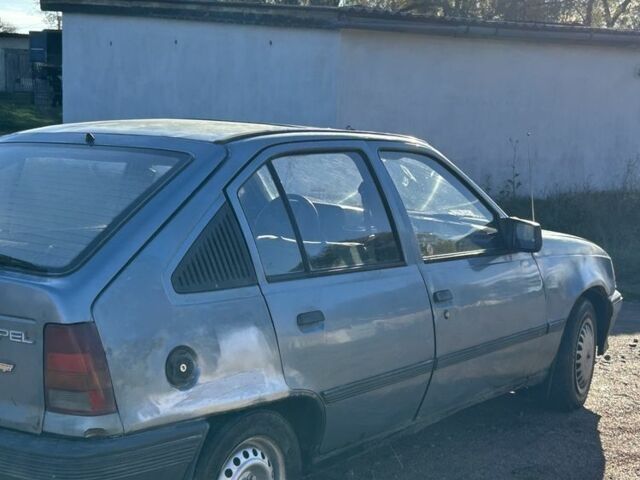 Серый Опель Кадет, объемом двигателя 1.3 л и пробегом 100 тыс. км за 345 $, фото 2 на Automoto.ua