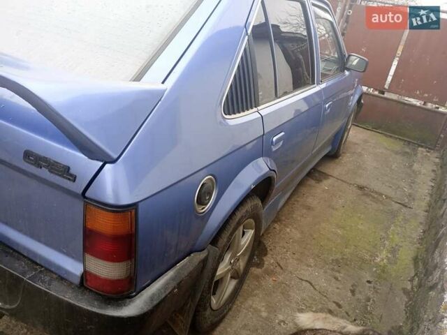 Синий Опель Кадет, объемом двигателя 1.6 л и пробегом 300 тыс. км за 950 $, фото 3 на Automoto.ua
