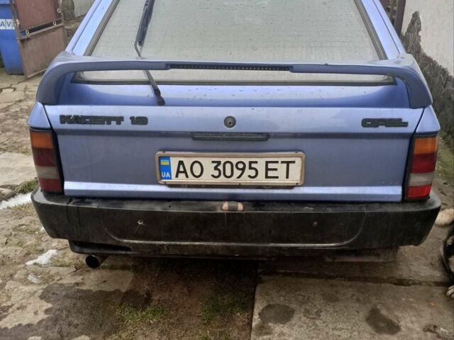 Синий Опель Кадет, объемом двигателя 1.6 л и пробегом 300 тыс. км за 950 $, фото 4 на Automoto.ua