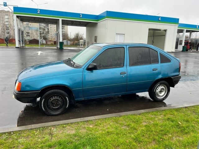 Синий Опель Кадет, объемом двигателя 1.3 л и пробегом 230 тыс. км за 1450 $, фото 4 на Automoto.ua