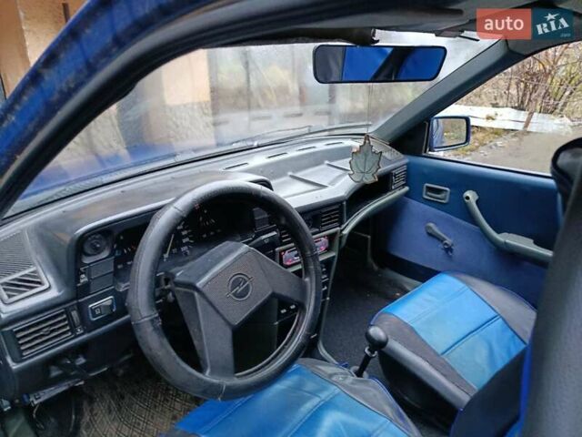 Синій Опель Кадет, об'ємом двигуна 1.3 л та пробігом 81 тис. км за 1301 $, фото 2 на Automoto.ua