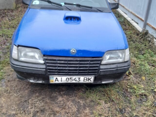 Синий Опель Кадет, объемом двигателя 9 л и пробегом 300 тыс. км за 600 $, фото 1 на Automoto.ua