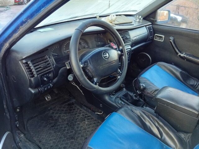 Синій Опель Кадет, об'ємом двигуна 0 л та пробігом 170 тис. км за 402 $, фото 6 на Automoto.ua