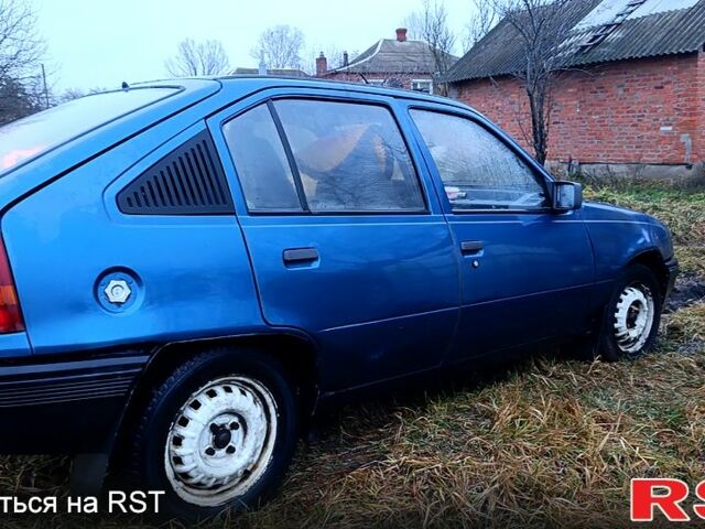 Синий Опель Кадет, объемом двигателя 1.8 л и пробегом 150 тыс. км за 750 $, фото 4 на Automoto.ua