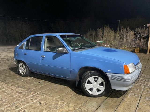 Синий Опель Кадет, объемом двигателя 1.4 л и пробегом 300 тыс. км за 700 $, фото 3 на Automoto.ua