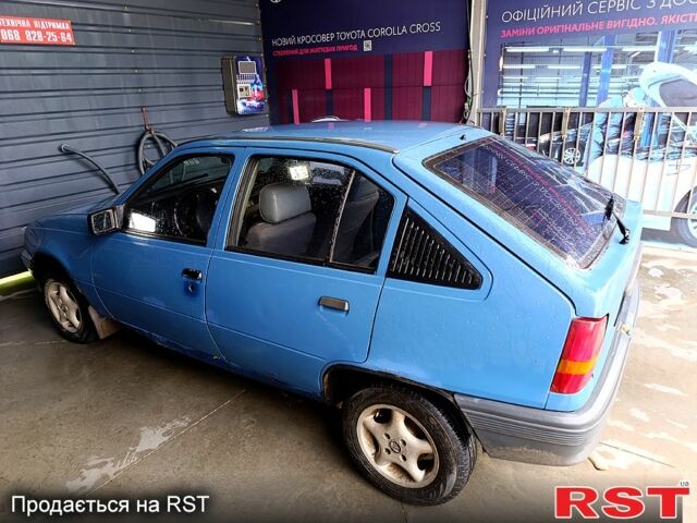 Синий Опель Кадет, объемом двигателя 1.4 л и пробегом 100 тыс. км за 600 $, фото 6 на Automoto.ua