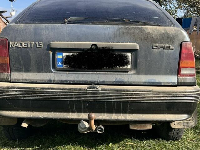 Синий Опель Кадет, объемом двигателя 1.4 л и пробегом 300 тыс. км за 800 $, фото 2 на Automoto.ua