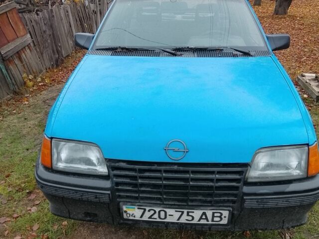 Синий Опель Кадет, объемом двигателя 1 л и пробегом 1 тыс. км за 600 $, фото 3 на Automoto.ua