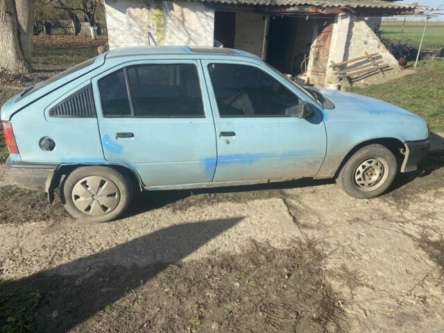 Синий Опель Кадет, объемом двигателя 1.3 л и пробегом 999 тыс. км за 358 $, фото 3 на Automoto.ua