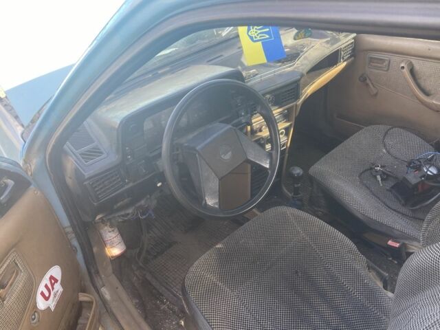 Синий Опель Кадет, объемом двигателя 1.3 л и пробегом 999 тыс. км за 358 $, фото 4 на Automoto.ua