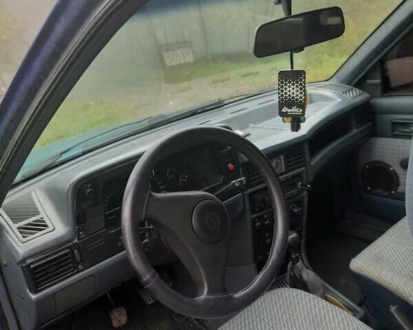 Синий Опель Кадет, объемом двигателя 1.3 л и пробегом 386 тыс. км за 720 $, фото 13 на Automoto.ua