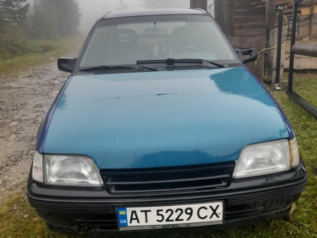 Синий Опель Кадет, объемом двигателя 1.3 л и пробегом 386 тыс. км за 700 $, фото 4 на Automoto.ua