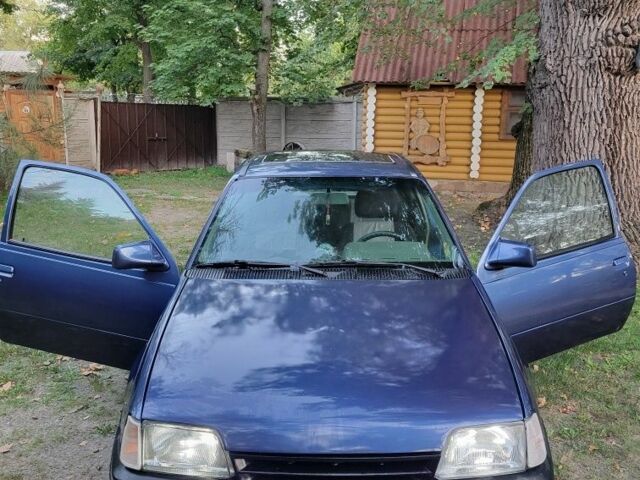 Синий Опель Кадет, объемом двигателя 1.4 л и пробегом 399 тыс. км за 1100 $, фото 3 на Automoto.ua