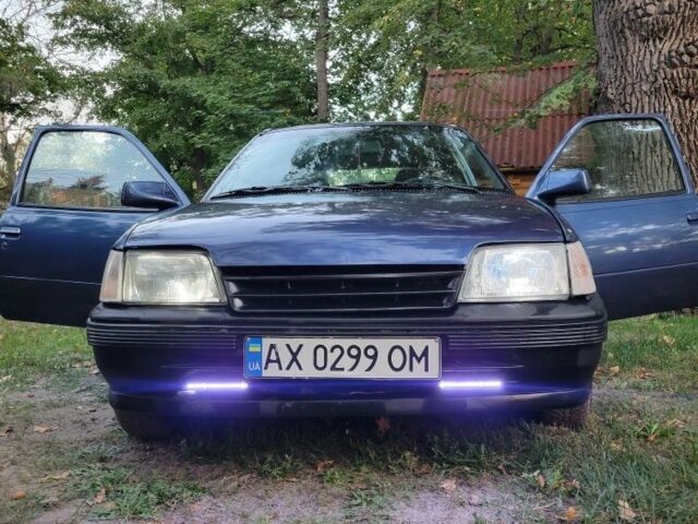 Синий Опель Кадет, объемом двигателя 1.4 л и пробегом 399 тыс. км за 1100 $, фото 6 на Automoto.ua