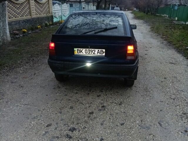 Синий Опель Кадет, объемом двигателя 1 л и пробегом 600 тыс. км за 400 $, фото 1 на Automoto.ua