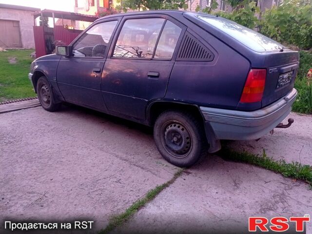 Синий Опель Кадет, объемом двигателя 1.6 л и пробегом 400 тыс. км за 1100 $, фото 3 на Automoto.ua