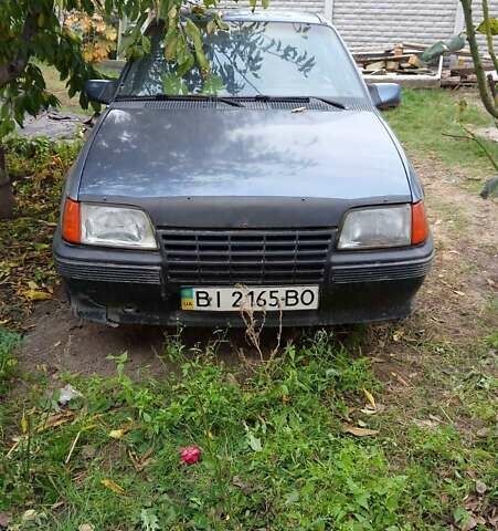 Синий Опель Кадет, объемом двигателя 1.3 л и пробегом 73 тыс. км за 550 $, фото 2 на Automoto.ua
