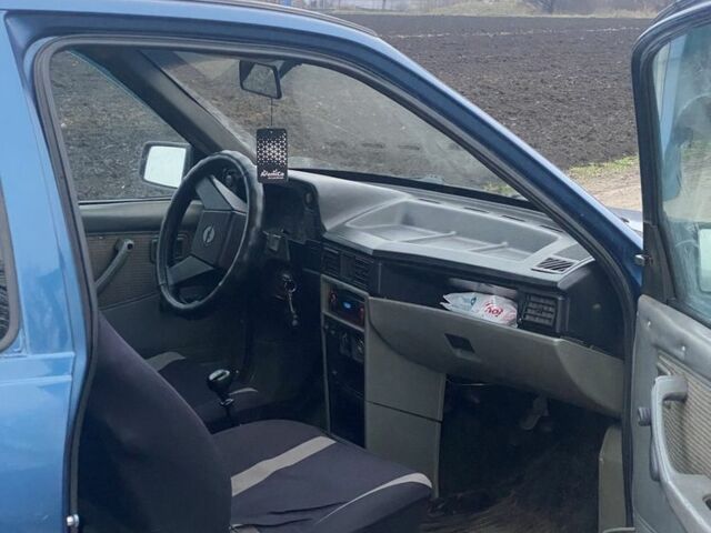 Синій Опель Кадет, об'ємом двигуна 1.3 л та пробігом 85 тис. км за 900 $, фото 7 на Automoto.ua