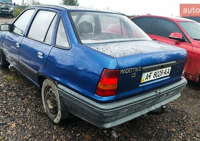Синий Опель Кадет, объемом двигателя 1.7 л и пробегом 365 тыс. км за 950 $, фото 11 на Automoto.ua