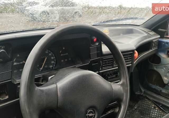 Синий Опель Кадет, объемом двигателя 1.7 л и пробегом 365 тыс. км за 950 $, фото 7 на Automoto.ua