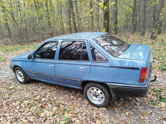 Синий Опель Кадет, объемом двигателя 1.3 л и пробегом 1 тыс. км за 714 $, фото 1 на Automoto.ua