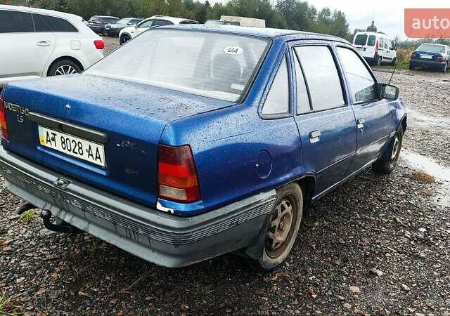 Синий Опель Кадет, объемом двигателя 1.7 л и пробегом 365 тыс. км за 950 $, фото 10 на Automoto.ua