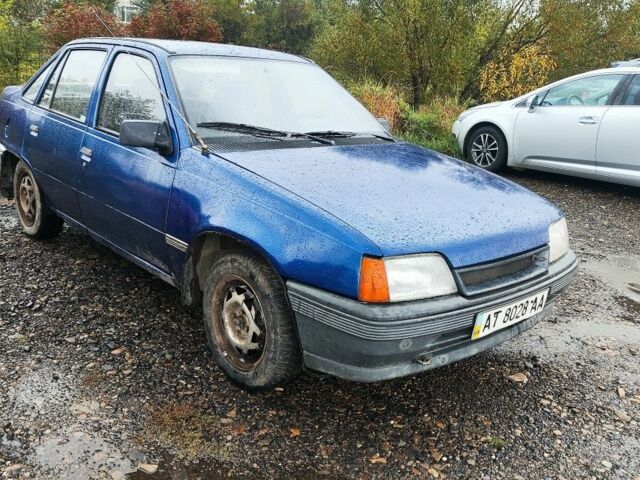 Синий Опель Кадет, объемом двигателя 0 л и пробегом 365 тыс. км за 950 $, фото 3 на Automoto.ua