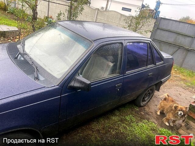 Синий Опель Кадет, объемом двигателя 1.3 л и пробегом 300 тыс. км за 1000 $, фото 3 на Automoto.ua