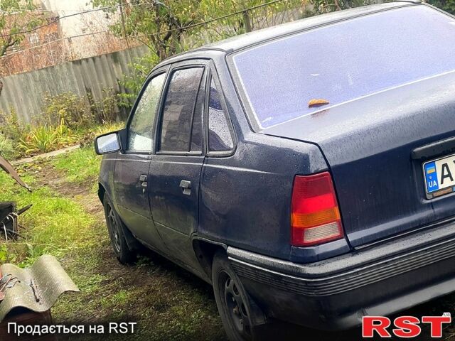 Синий Опель Кадет, объемом двигателя 1.3 л и пробегом 300 тыс. км за 1000 $, фото 7 на Automoto.ua