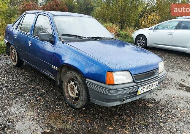 Синий Опель Кадет, объемом двигателя 1.7 л и пробегом 365 тыс. км за 950 $, фото 14 на Automoto.ua