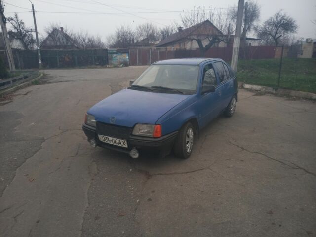 Синій Опель Кадет, об'ємом двигуна 1.3 л та пробігом 100 тис. км за 710 $, фото 5 на Automoto.ua