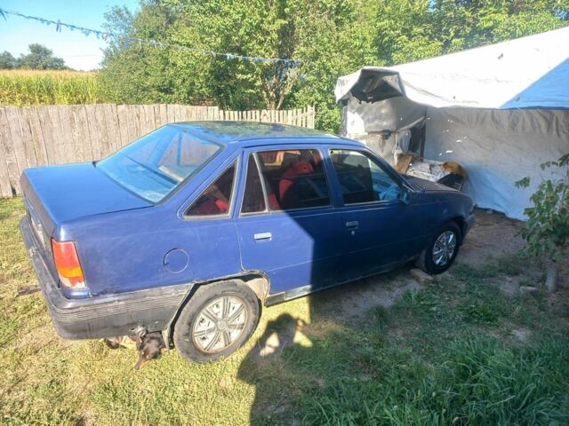 Синий Опель Кадет, объемом двигателя 1.3 л и пробегом 190 тыс. км за 800 $, фото 1 на Automoto.ua