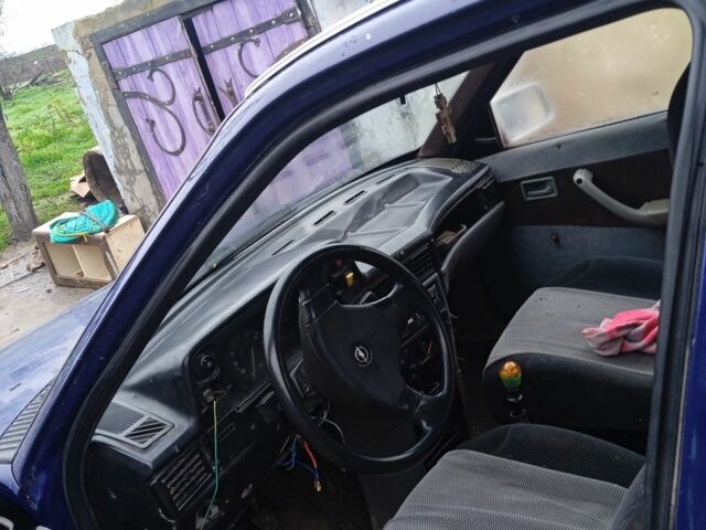 Синий Опель Кадет, объемом двигателя 1 л и пробегом 2 тыс. км за 750 $, фото 1 на Automoto.ua