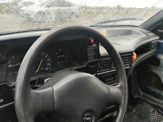 Синий Опель Кадет, объемом двигателя 0 л и пробегом 365 тыс. км за 950 $, фото 1 на Automoto.ua