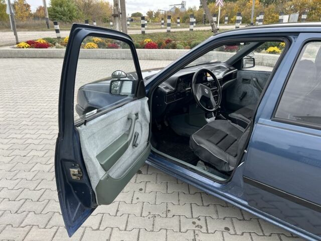 Синий Опель Кадет, объемом двигателя 1.6 л и пробегом 220 тыс. км за 950 $, фото 7 на Automoto.ua