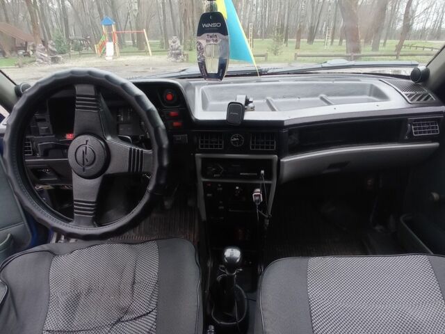 Синий Опель Кадет, объемом двигателя 0 л и пробегом 585 тыс. км за 1300 $, фото 4 на Automoto.ua