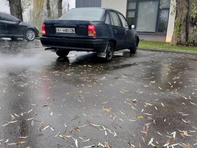 Синій Опель Кадет, об'ємом двигуна 1.3 л та пробігом 300 тис. км за 804 $, фото 3 на Automoto.ua